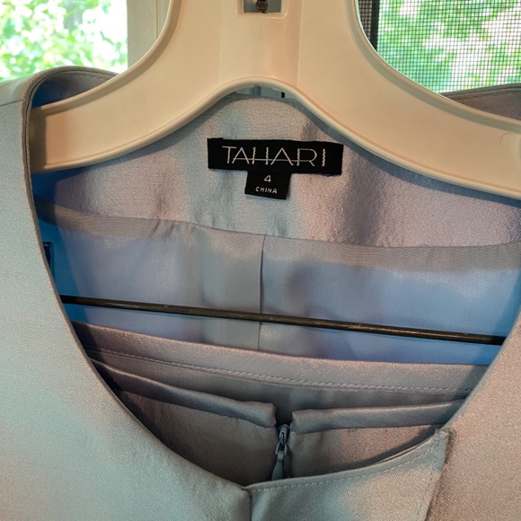 BNWT Tahari two piece suit size 4 - Picture 2 of 7